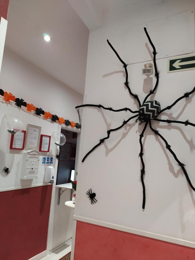 Hostal Inn Мадрид Экстерьер фото