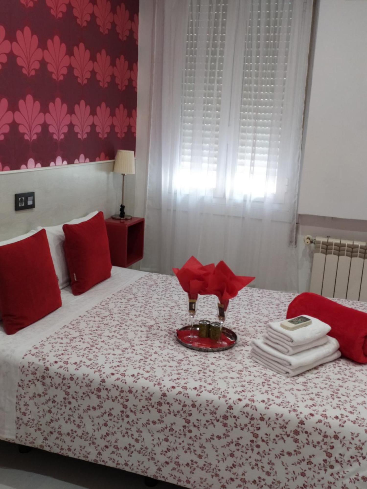 Hostal Inn Мадрид Экстерьер фото