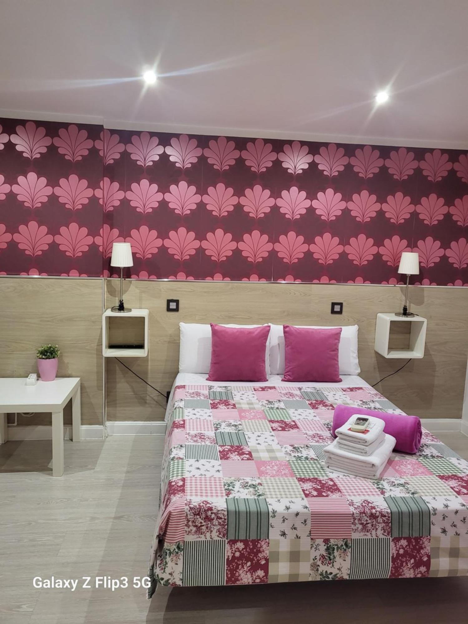 Hostal Inn Мадрид Экстерьер фото