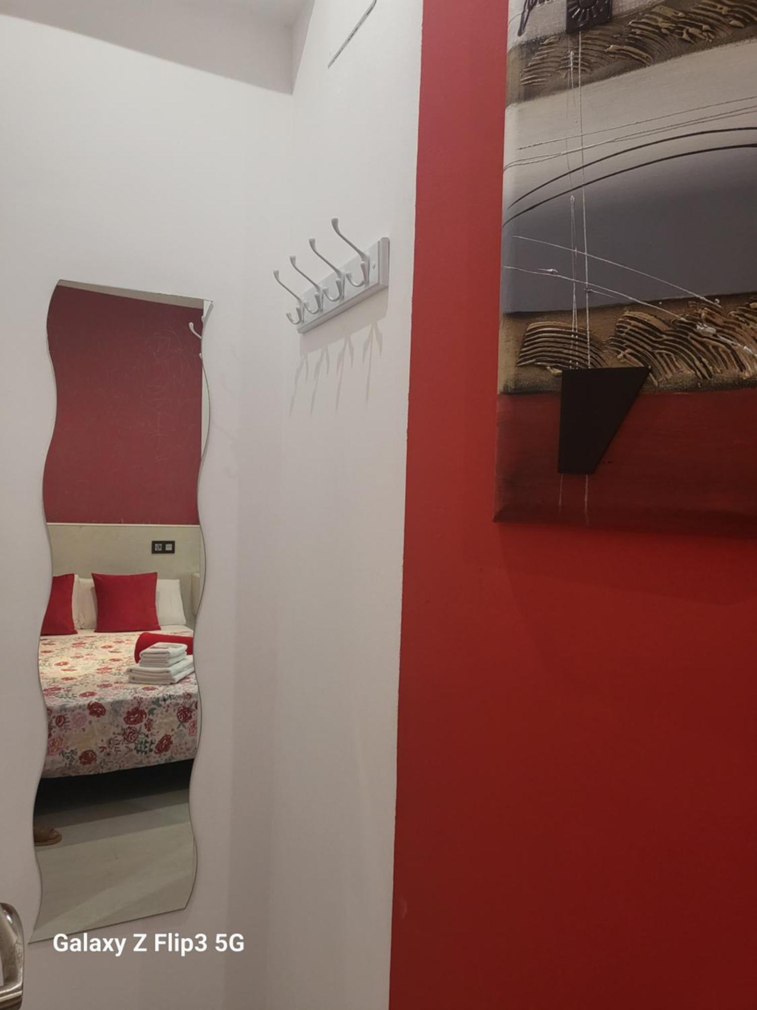 Hostal Inn Мадрид Экстерьер фото