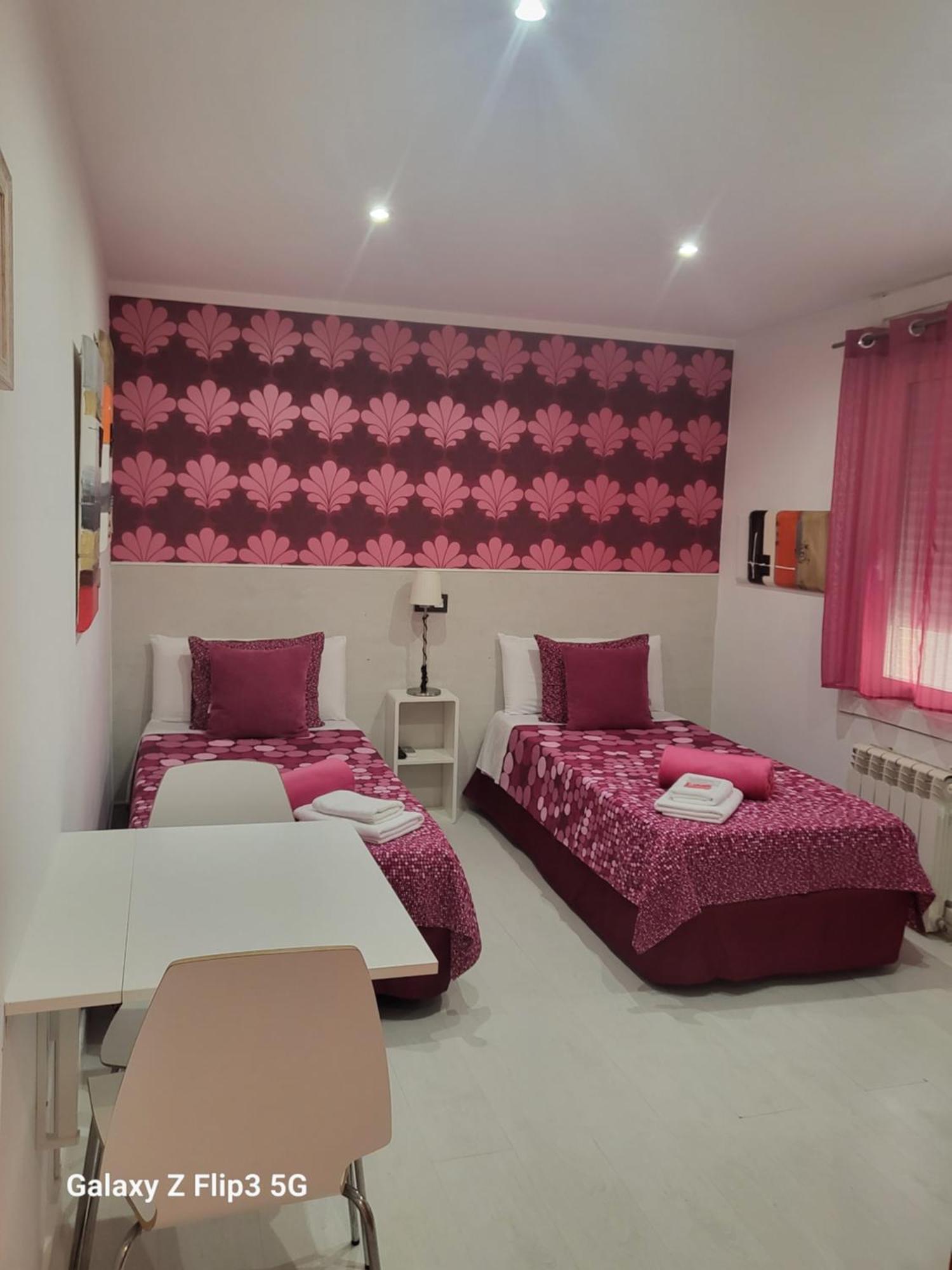 Hostal Inn Мадрид Экстерьер фото