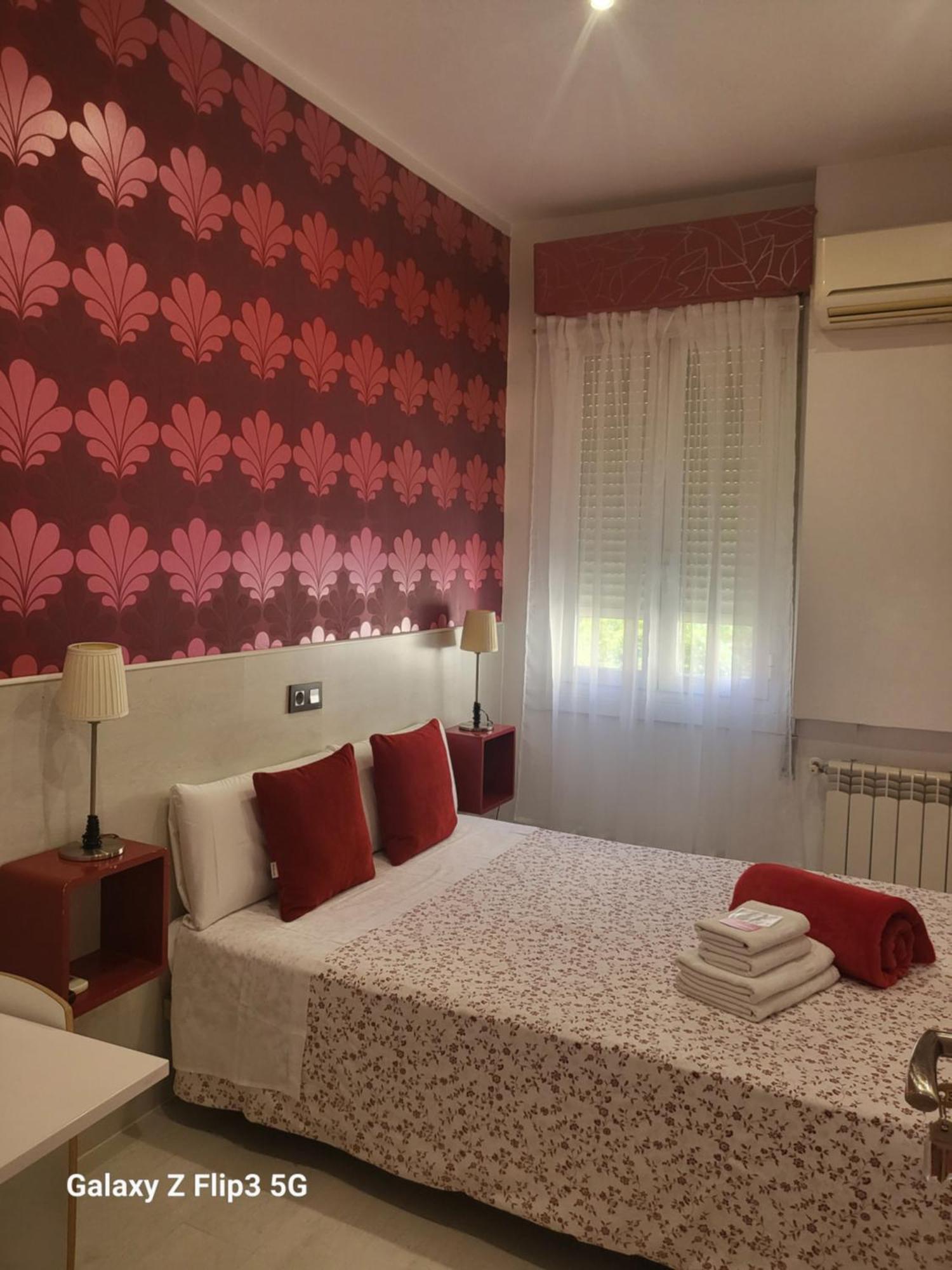 Hostal Inn Мадрид Экстерьер фото