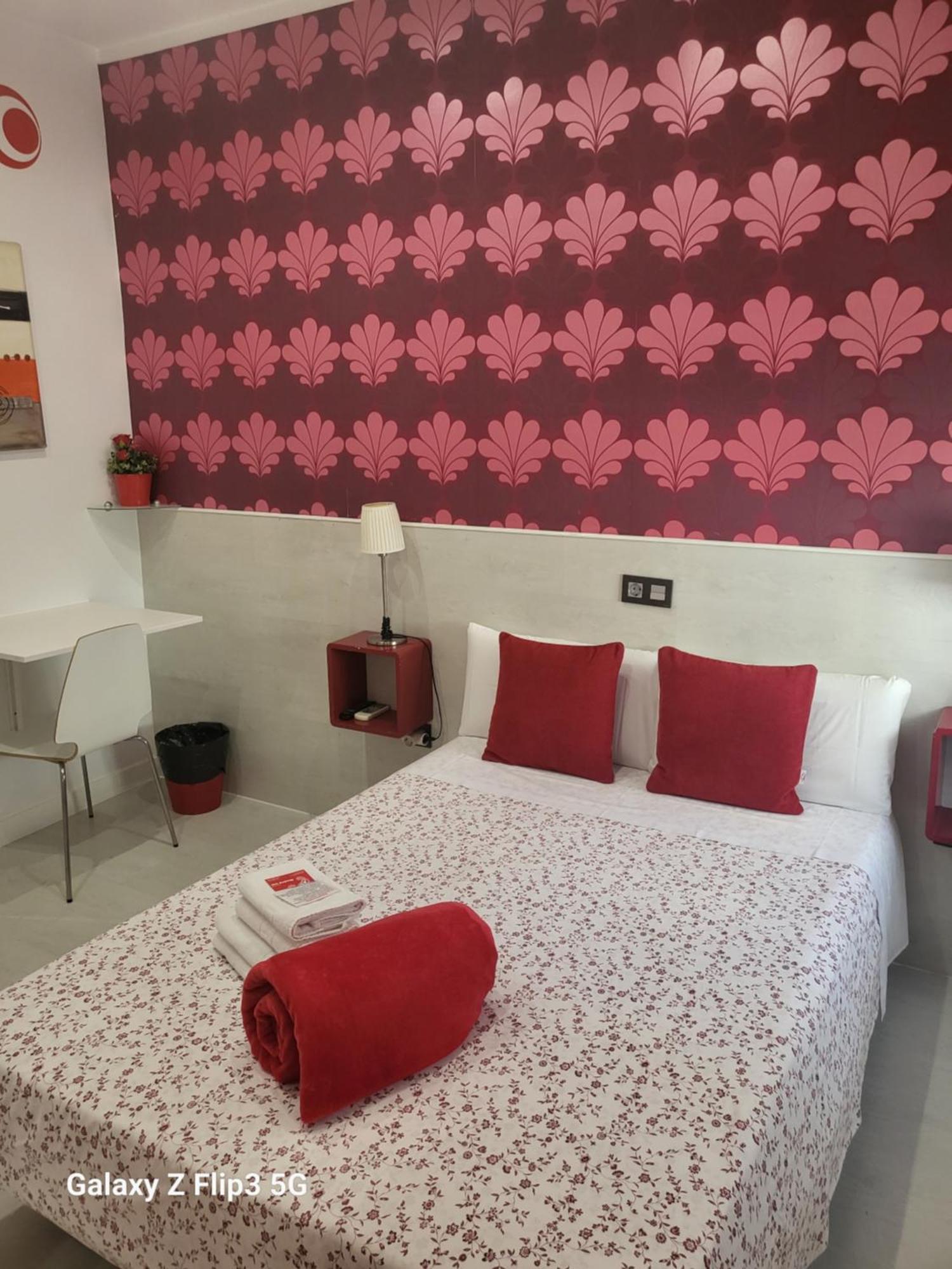 Hostal Inn Мадрид Экстерьер фото
